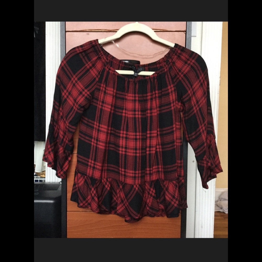 🆕Plaid top NWT